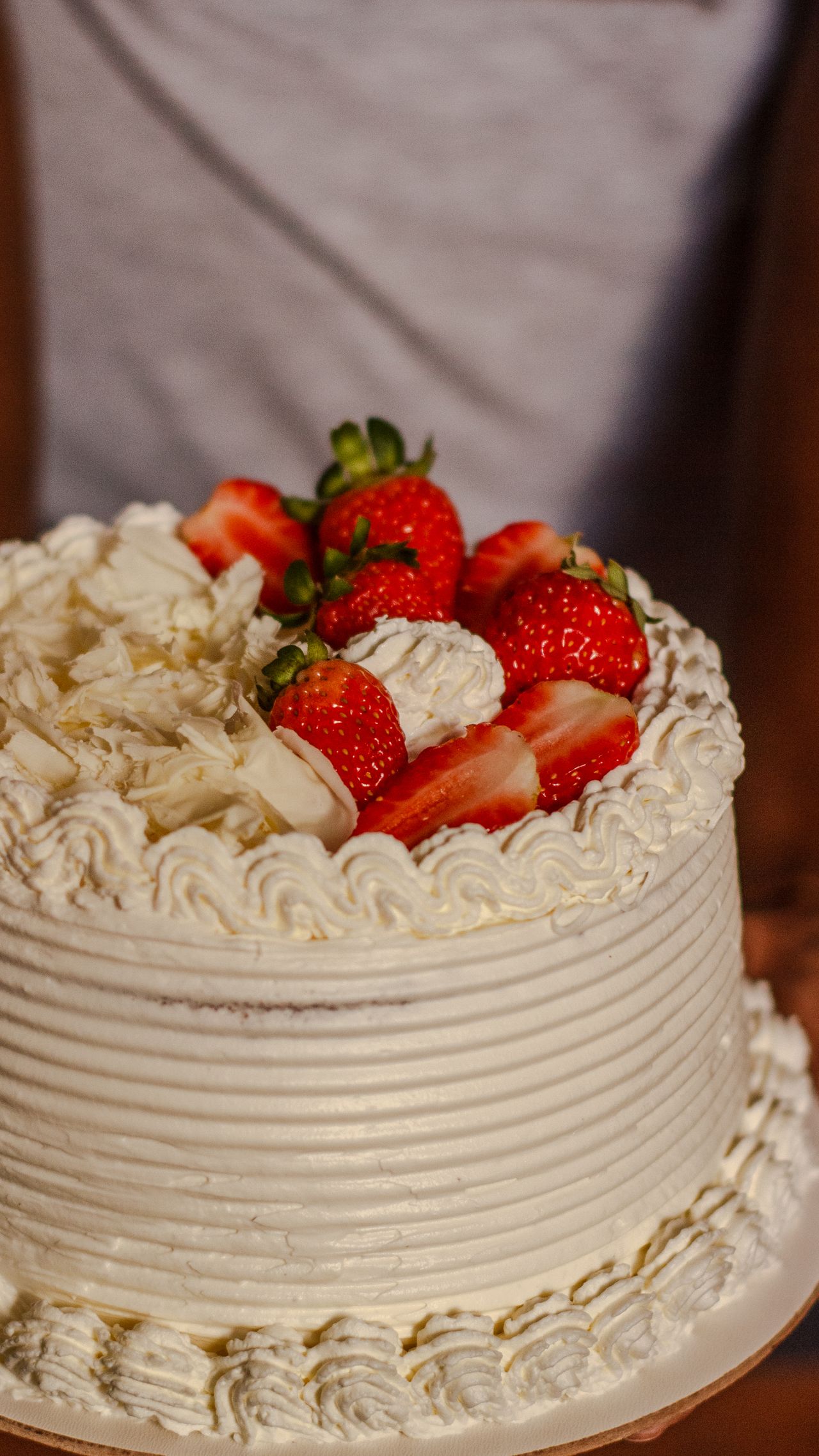 Torta de fresa con crema batida — foto real